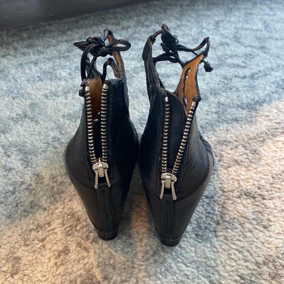 Dolce Vita Strappy Wedge Heels - Picture 4 of 9